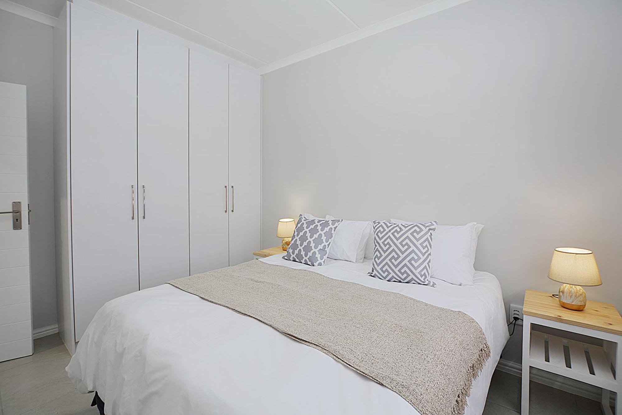 Apartment Leetch Views 1b